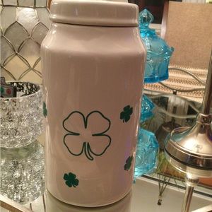 Rae Dunn KISSES / Shamrock Canister NEW